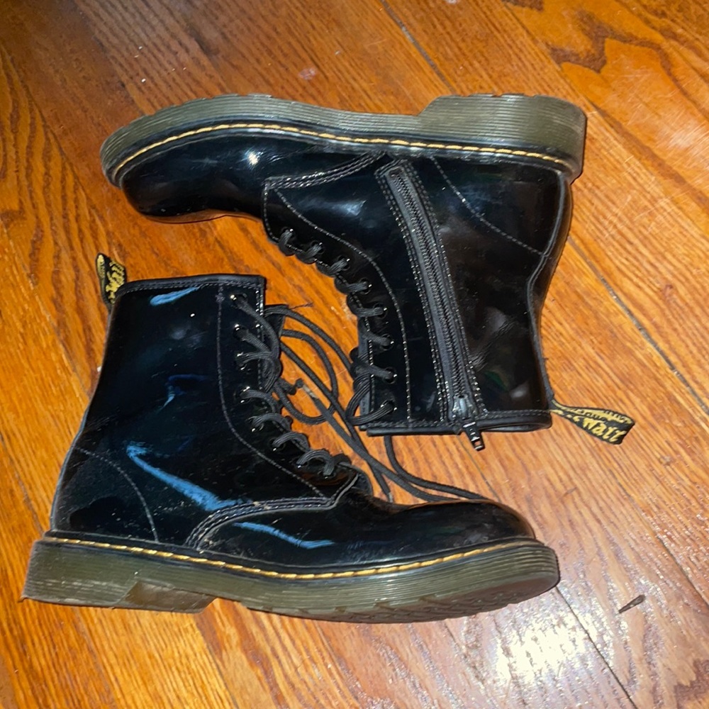 1460 Women’s Patent Leather Lace Up Boots Size 6